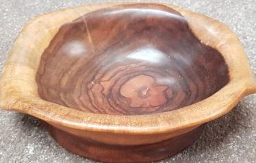 WOODEN DECORATIVE BOWL 