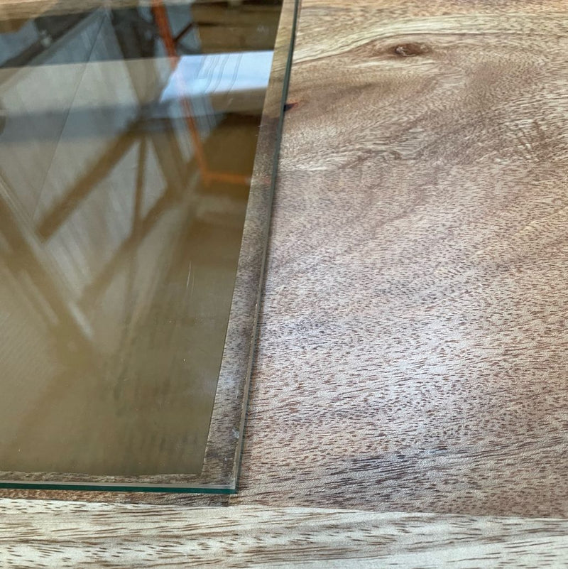Light Dakota Large Pebble Table