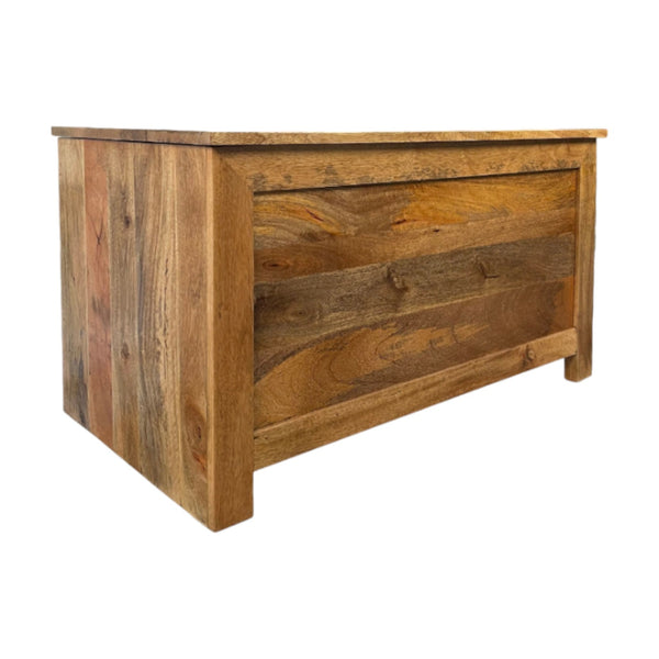 Light Dakota Blanket Box