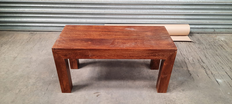 Small Dakota Bench (T29)